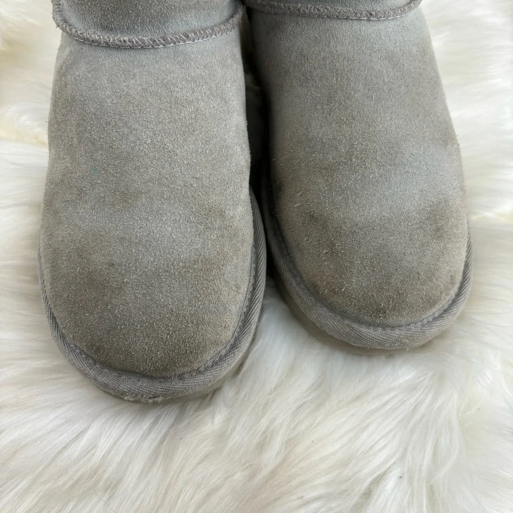 UGG BOW WINTER BOOTS SIZE 5 WOMAN
